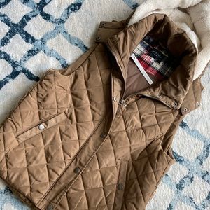 Outer wear vest